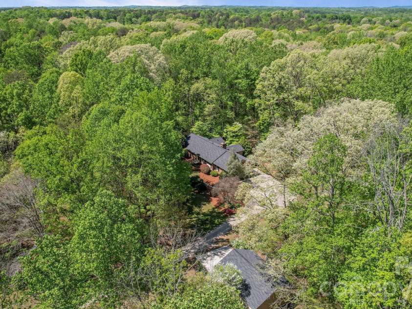 2056 Lawrence Road, Clover, SC 29710.  MLS# CAR4365361, YatesRealty ID 32783. 