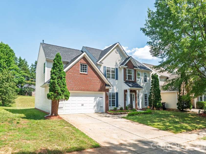 2508 OAKDALE CREEK Lane, Charlotte, NC 28216.  MLS# CAR4386227, YatesRealty ID 32784. 