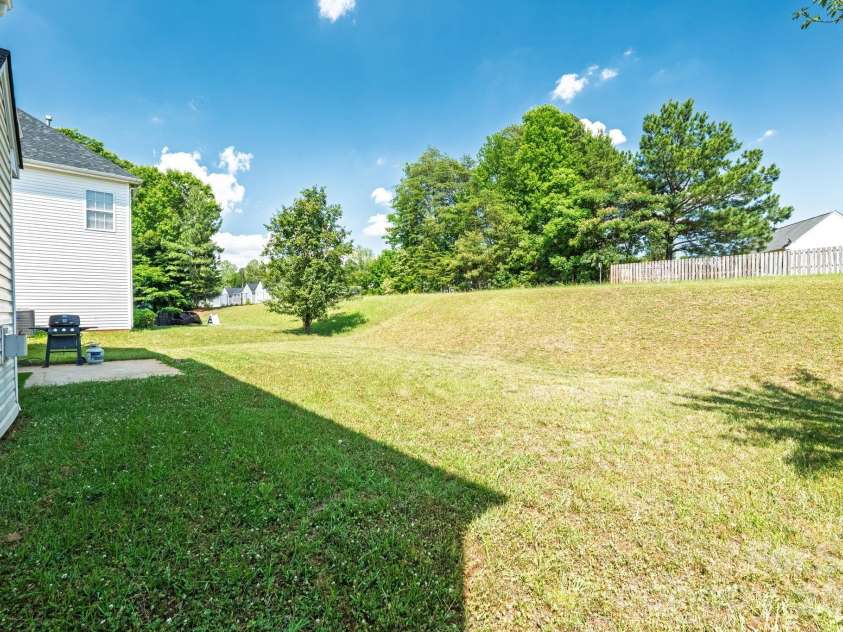 2508 OAKDALE CREEK Lane, Charlotte, NC 28216.  MLS# CAR4386227, YatesRealty ID 32784. 