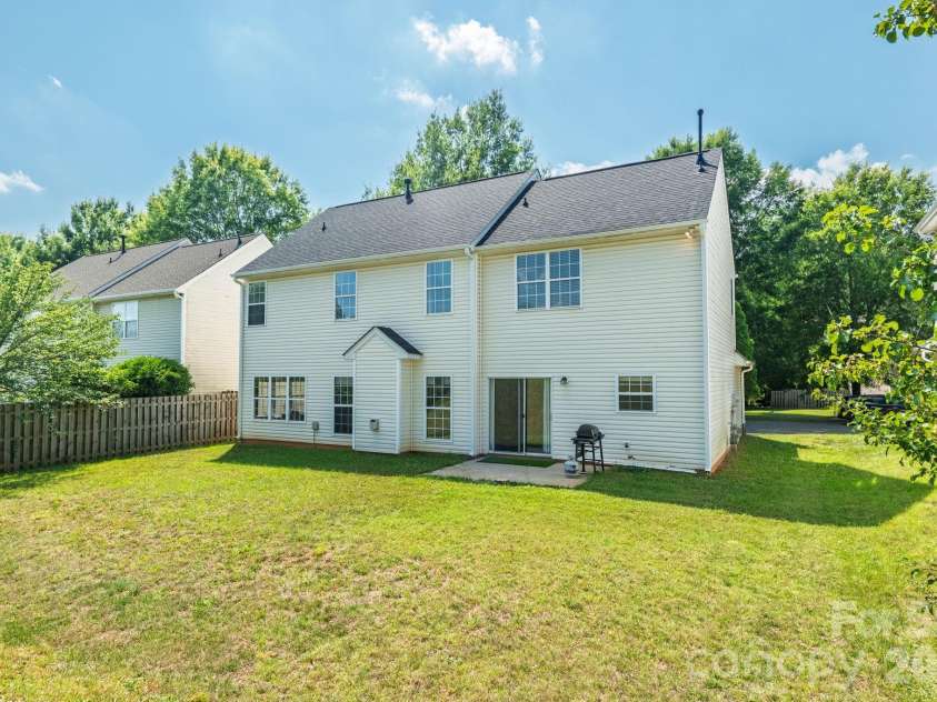 2508 OAKDALE CREEK Lane, Charlotte, NC 28216.  MLS# CAR4386227, YatesRealty ID 32784. 
