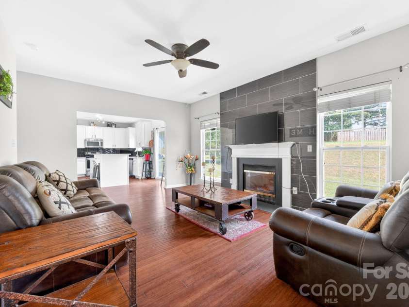 2508 OAKDALE CREEK Lane, Charlotte, NC 28216.  MLS# CAR4386227, YatesRealty ID 32784. 
