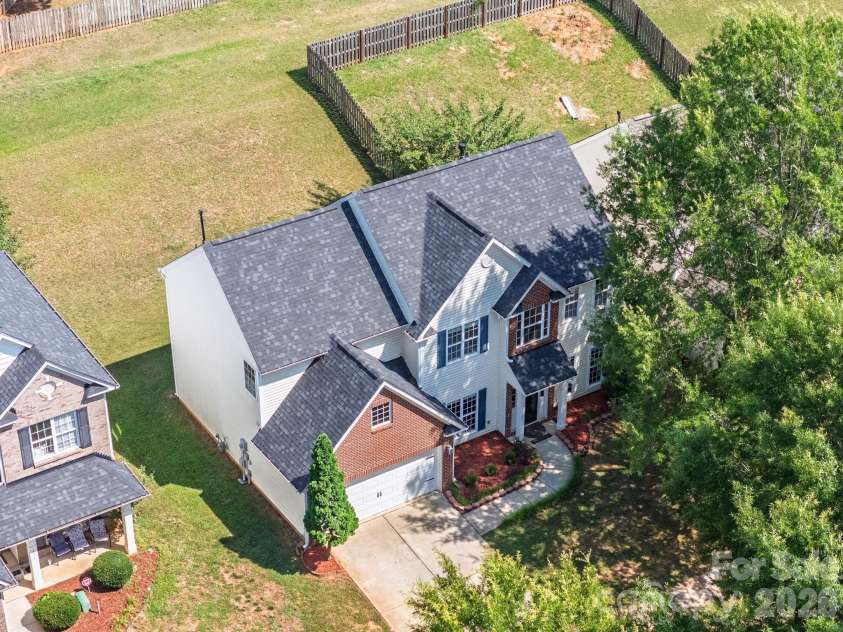 2508 OAKDALE CREEK Lane, Charlotte, NC 28216.  MLS# CAR4386227, YatesRealty ID 32784. 