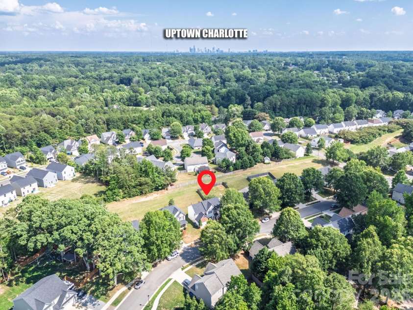 2508 OAKDALE CREEK Lane, Charlotte, NC 28216.  MLS# CAR4386227, YatesRealty ID 32784. 