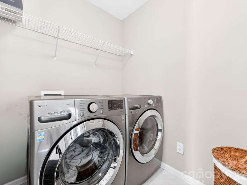 2508 OAKDALE CREEK Lane, Charlotte, NC 28216.  MLS# CAR4386227, YatesRealty ID 32784. 