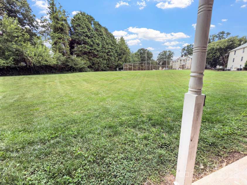 6131 Meadow Rose Lane, Charlotte, NC 28215.  MLS# CAR4288388, YatesRealty ID 32785. 