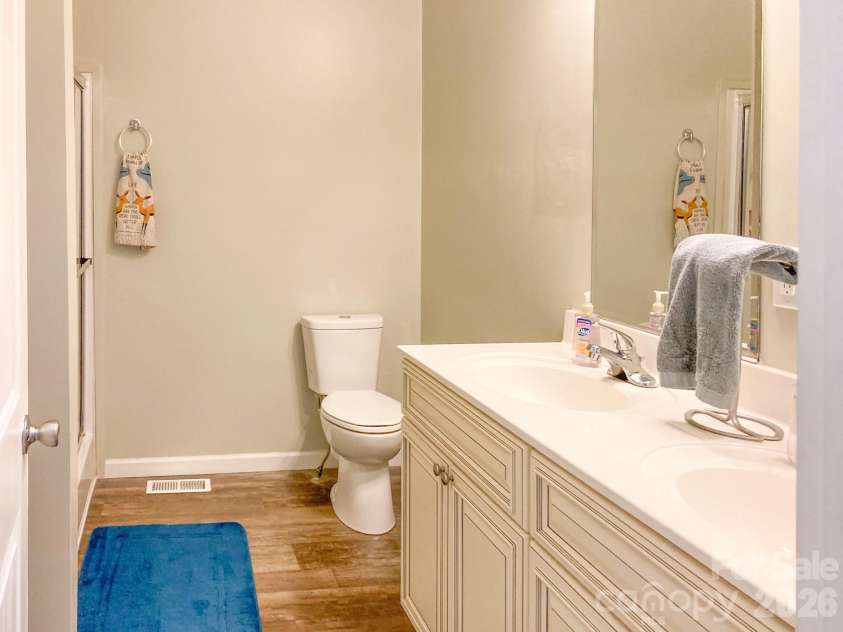 2 Clarks Chapel Extension, Weaverville, NC 28787.  MLS# CAR4393203, YatesRealty ID 32786. Primary Bath