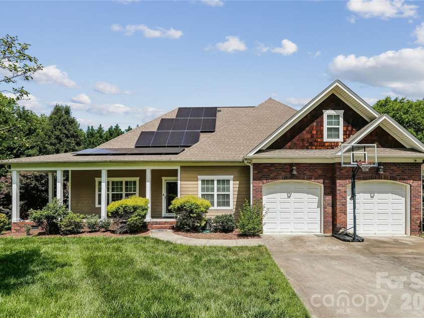 10703 MIDDLE ACRES Road, Charlotte, NC 28213.  MLS# CAR4395769, YatesRealty ID 32787. 