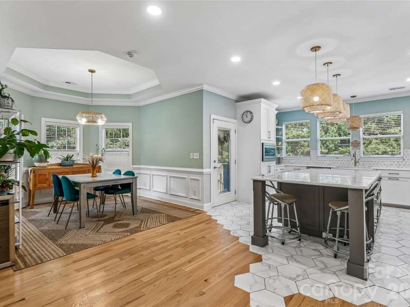 10703 MIDDLE ACRES Road, Charlotte, NC 28213.  MLS# CAR4395769, YatesRealty ID 32787. 
