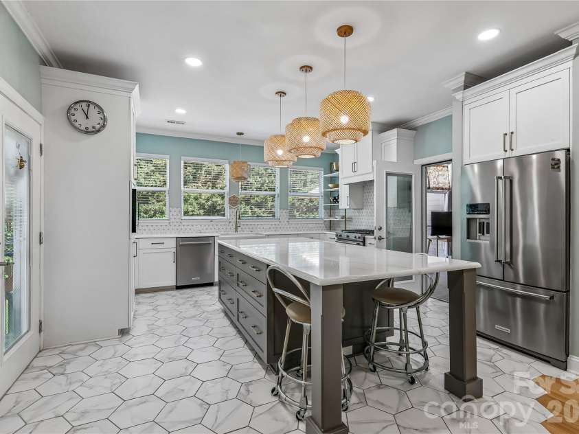 10703 MIDDLE ACRES Road, Charlotte, NC 28213.  MLS# CAR4395769, YatesRealty ID 32787. 