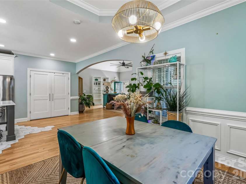 10703 MIDDLE ACRES Road, Charlotte, NC 28213.  MLS# CAR4395769, YatesRealty ID 32787. 