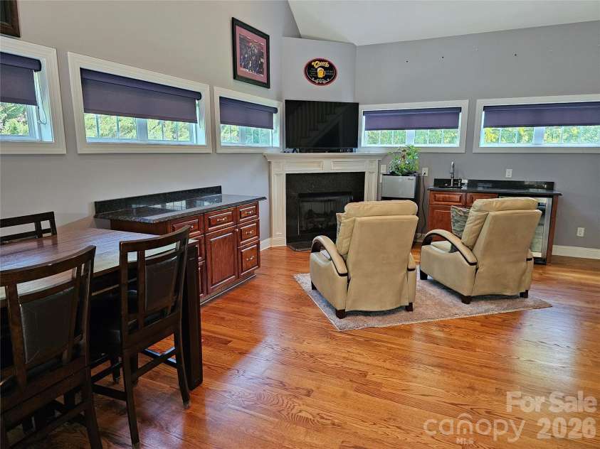 10703 MIDDLE ACRES Road, Charlotte, NC 28213.  MLS# CAR4395769, YatesRealty ID 32787. 