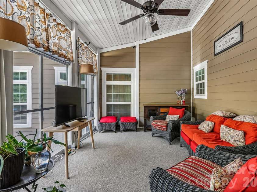 10703 MIDDLE ACRES Road, Charlotte, NC 28213.  MLS# CAR4395769, YatesRealty ID 32787. 