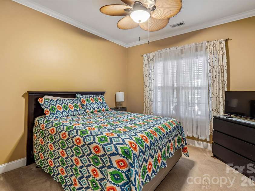 10703 MIDDLE ACRES Road, Charlotte, NC 28213.  MLS# CAR4395769, YatesRealty ID 32787. 
