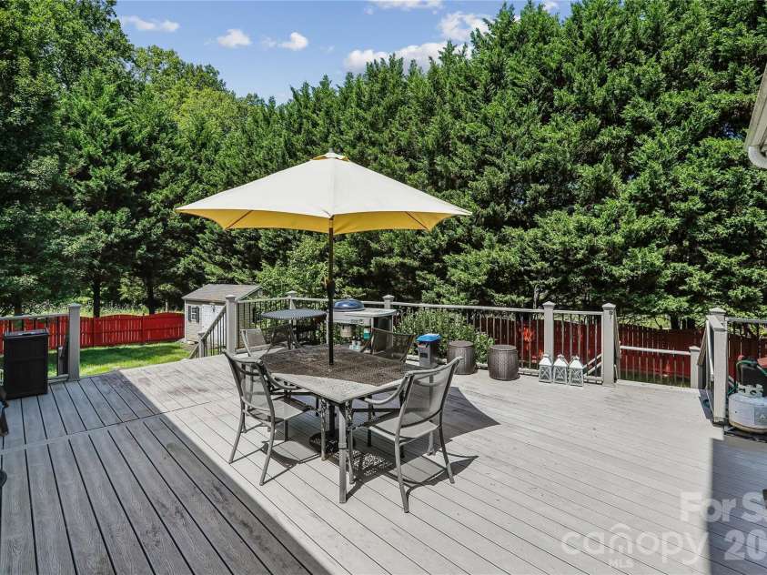 10703 MIDDLE ACRES Road, Charlotte, NC 28213.  MLS# CAR4395769, YatesRealty ID 32787. 