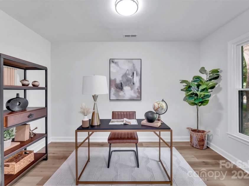729 Aintree Road, Charlotte, NC 28215.  MLS# CAR4292556, YatesRealty ID 32787. 