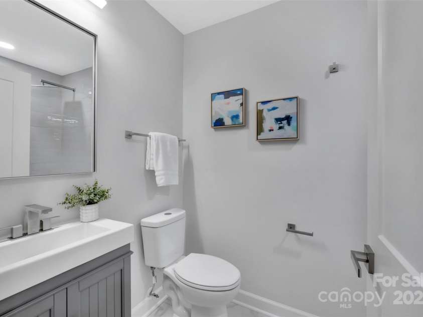 729 Aintree Road, Charlotte, NC 28215.  MLS# CAR4292556, YatesRealty ID 32787. 