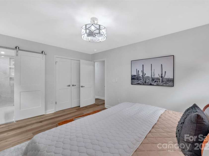729 Aintree Road, Charlotte, NC 28215.  MLS# CAR4292556, YatesRealty ID 32787. 