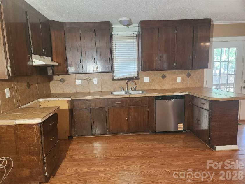 106 Maye Street, Wingate, NC 28174.  MLS# CAR4395338, YatesRealty ID 32788. Kitchen