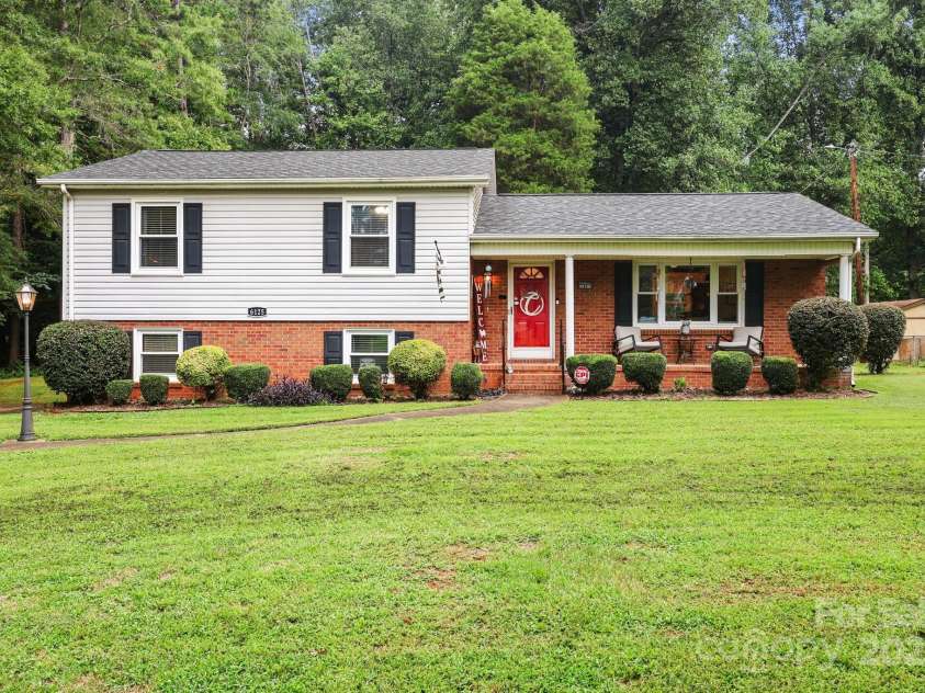 6125 Southern Lane, Salisbury, NC 28147.  MLS# CAR4291553, YatesRealty ID 32788. Welcome to 6125 Southern Lane!