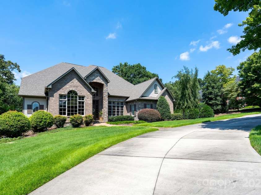 123 Stonebridge Drive, New London, NC 28127.  MLS# CAR4288975, YatesRealty ID 32789. Front of home