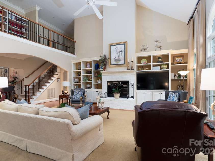 123 Stonebridge Drive, New London, NC 28127.  MLS# CAR4288975, YatesRealty ID 32789. Great room