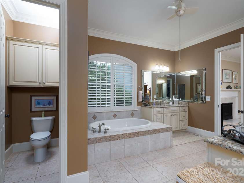 123 Stonebridge Drive, New London, NC 28127.  MLS# CAR4288975, YatesRealty ID 32789. Primary bathroom