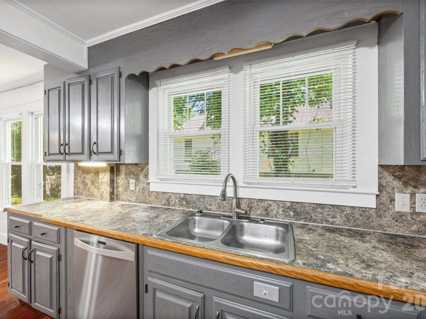 559 Liberty Street, Rock Hill, SC 29730.  MLS# CAR4396288, YatesRealty ID 32789. 