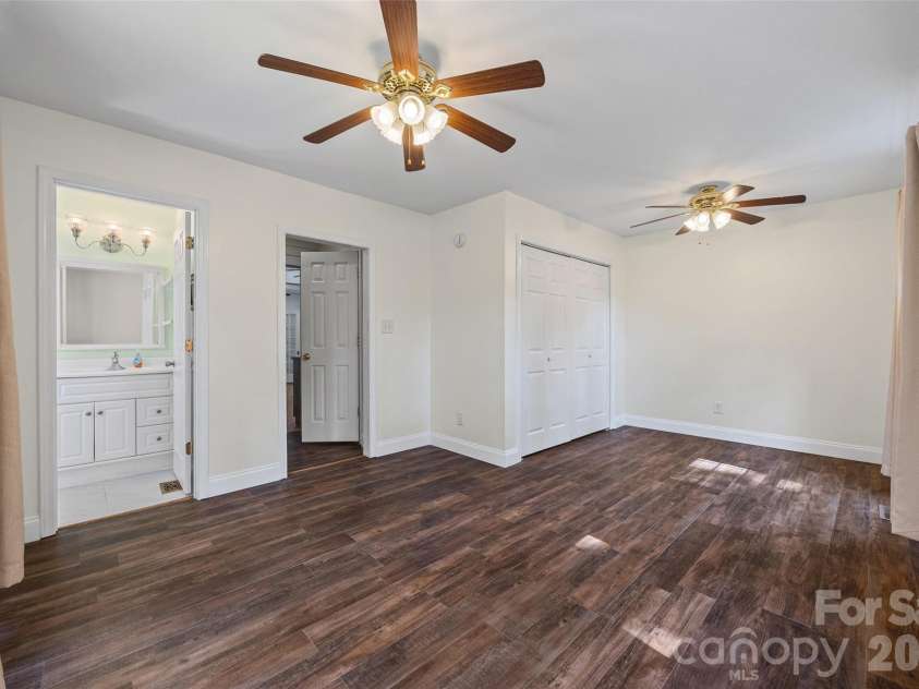 559 Liberty Street, Rock Hill, SC 29730.  MLS# CAR4396288, YatesRealty ID 32789. 