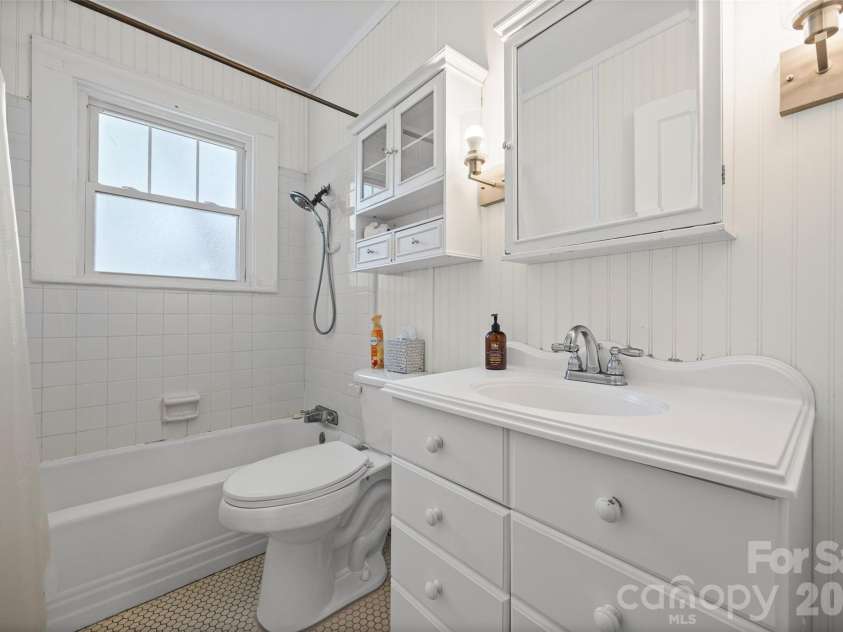 559 Liberty Street, Rock Hill, SC 29730.  MLS# CAR4396288, YatesRealty ID 32789. 