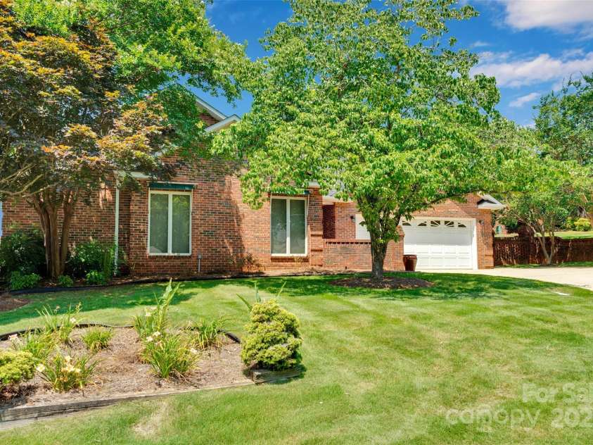 1963 Wexford Court, Gastonia, NC 28054.  MLS# CAR4235034, YatesRealty ID 3279. 