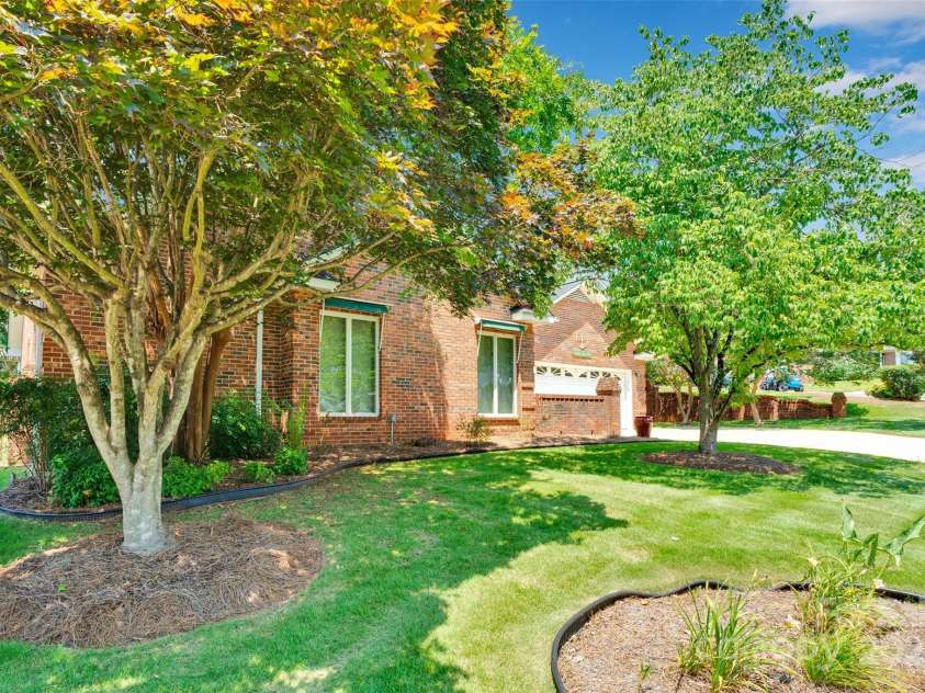 1963 Wexford Court, Gastonia, NC 28054.  MLS# CAR4235034, YatesRealty ID 3279. 