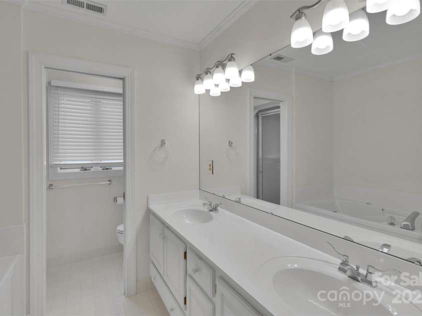 1963 Wexford Court, Gastonia, NC 28054.  MLS# CAR4235034, YatesRealty ID 3279. 