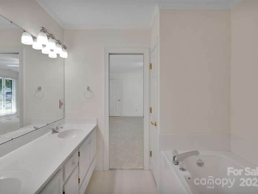 1963 Wexford Court, Gastonia, NC 28054.  MLS# CAR4235034, YatesRealty ID 3279. 