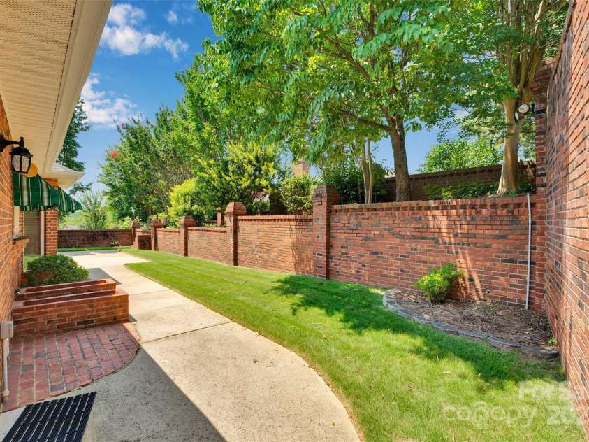 1963 Wexford Court, Gastonia, NC 28054.  MLS# CAR4235034, YatesRealty ID 3279. 