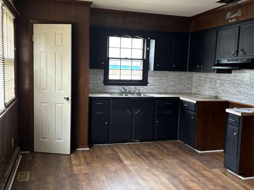 1132 Bilmark Avenue, Charlotte, NC 28213.  MLS# CAR4290912, YatesRealty ID 32790. 