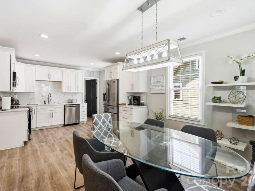 205 Grandin Road, Charlotte, NC 28208.  MLS# CAR4394649, YatesRealty ID 32790. 