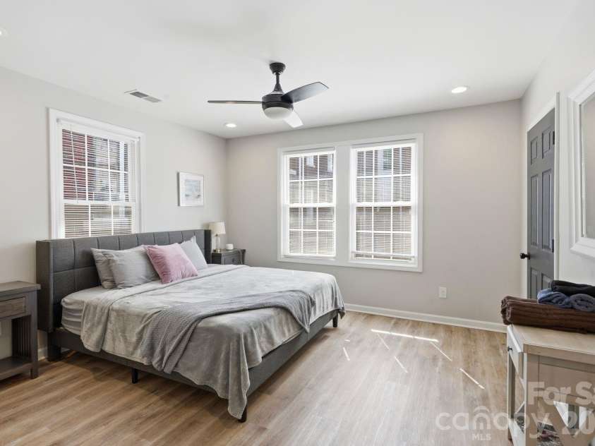 205 Grandin Road, Charlotte, NC 28208.  MLS# CAR4394649, YatesRealty ID 32790. 