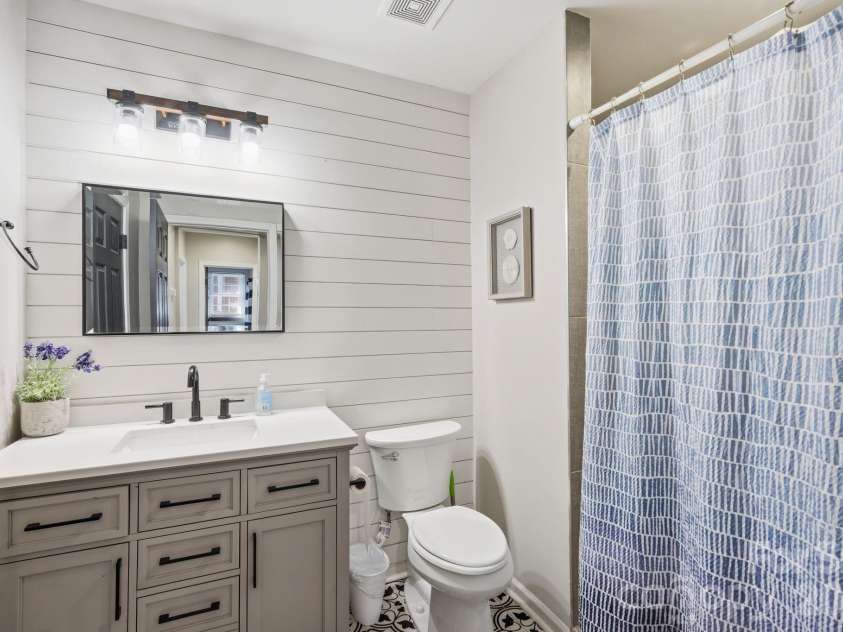 205 Grandin Road, Charlotte, NC 28208.  MLS# CAR4394649, YatesRealty ID 32790. 