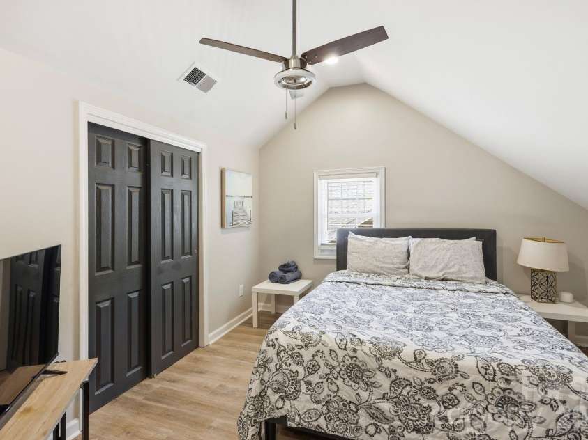 205 Grandin Road, Charlotte, NC 28208.  MLS# CAR4394649, YatesRealty ID 32790. 