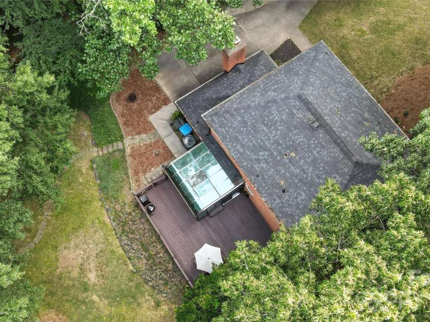 9535 Hinson Drive, Matthews, NC 28105.  MLS# CAR4275698, YatesRealty ID 32791. 