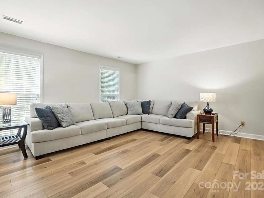 9535 Hinson Drive, Matthews, NC 28105.  MLS# CAR4275698, YatesRealty ID 32791. 