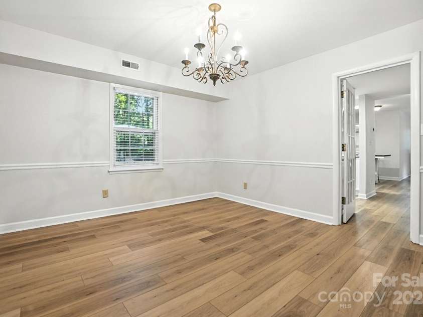 9535 Hinson Drive, Matthews, NC 28105.  MLS# CAR4275698, YatesRealty ID 32791. 