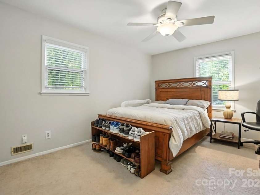 9535 Hinson Drive, Matthews, NC 28105.  MLS# CAR4275698, YatesRealty ID 32791. 