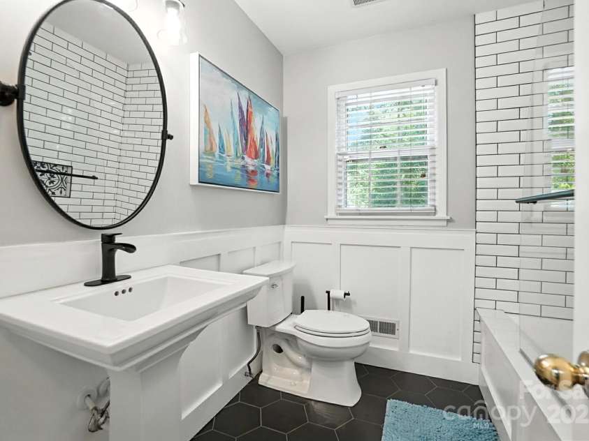 9535 Hinson Drive, Matthews, NC 28105.  MLS# CAR4275698, YatesRealty ID 32791. 