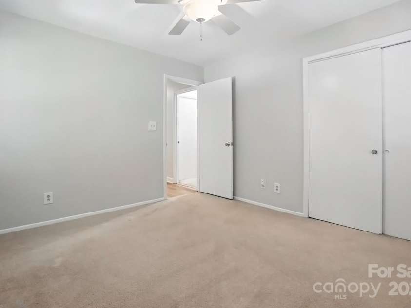 9535 Hinson Drive, Matthews, NC 28105.  MLS# CAR4275698, YatesRealty ID 32791. 