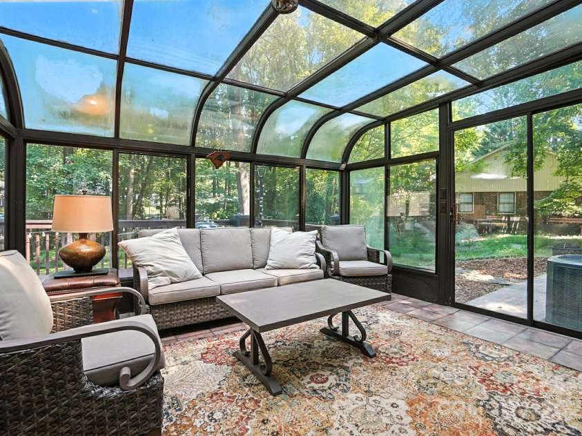 9535 Hinson Drive, Matthews, NC 28105.  MLS# CAR4275698, YatesRealty ID 32791. 