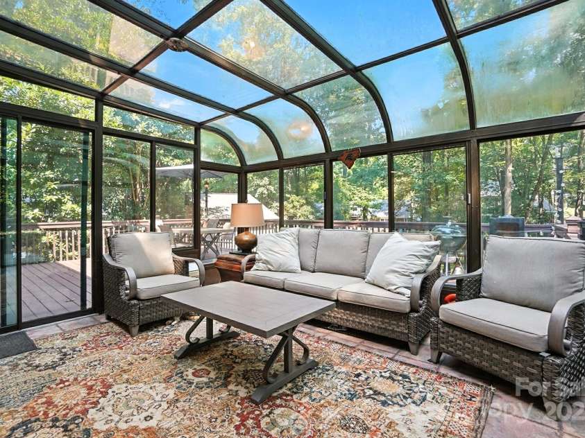 9535 Hinson Drive, Matthews, NC 28105.  MLS# CAR4275698, YatesRealty ID 32791. 