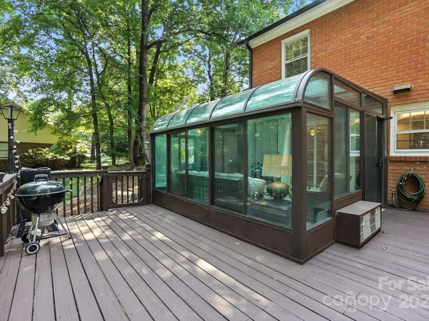 9535 Hinson Drive, Matthews, NC 28105.  MLS# CAR4275698, YatesRealty ID 32791. 