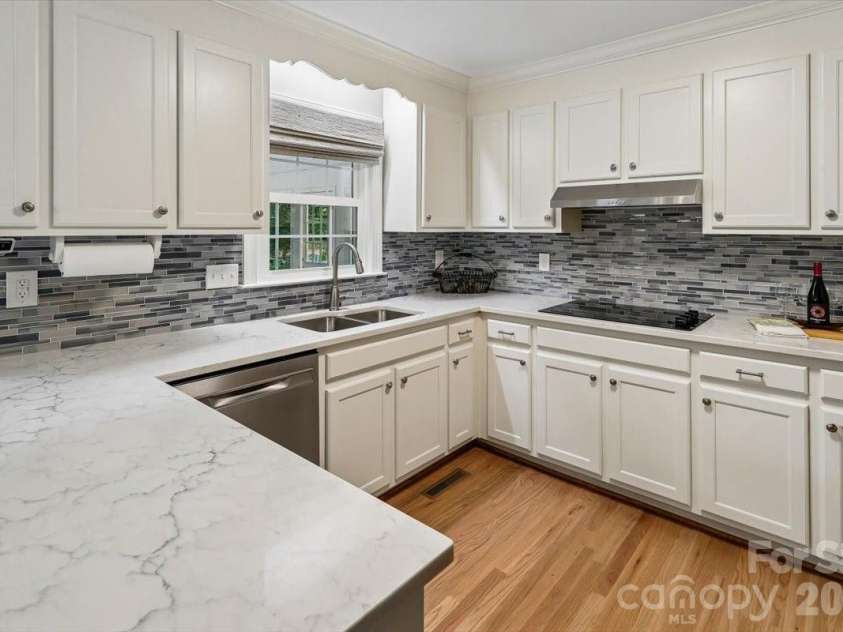 6721 Southby Court, Charlotte, NC 28270.  MLS# CAR4383243, YatesRealty ID 32792. 