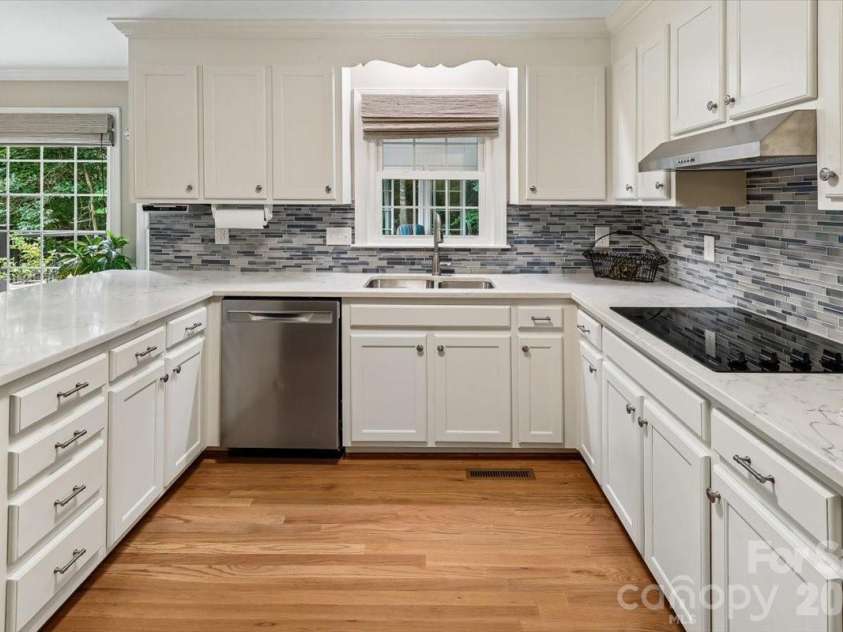 6721 Southby Court, Charlotte, NC 28270.  MLS# CAR4383243, YatesRealty ID 32792. 